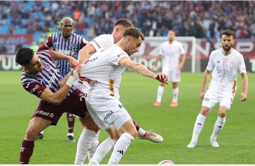 Trabzonspor şov yaptı, Antalyaspor’u farklı geçti