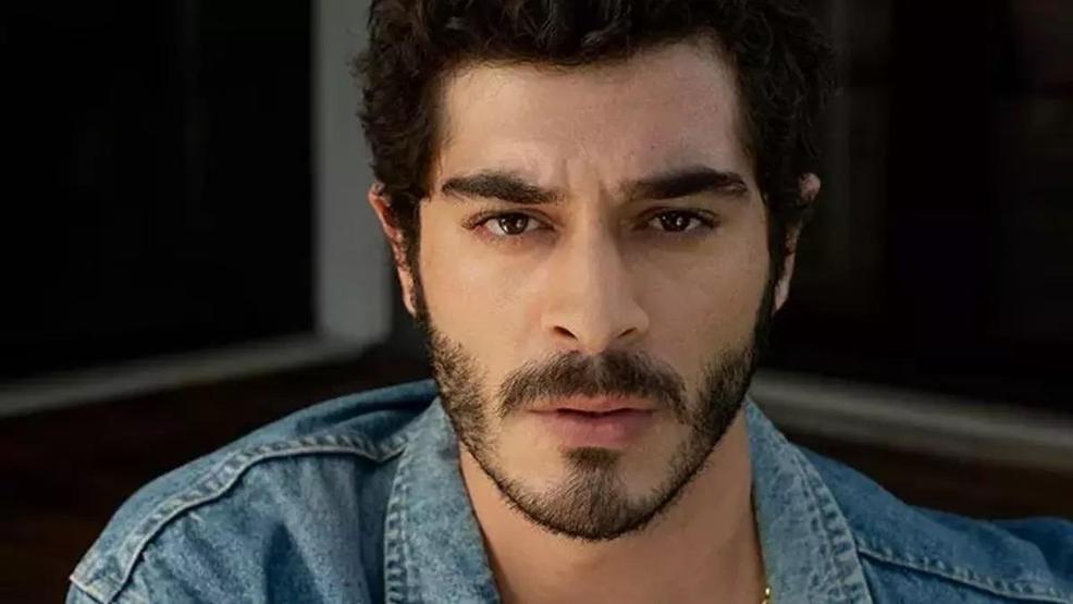 Serenay Sarıkayanın ifadeye çağrılmasını yorumladı Burak Deniz Ayşe Barım olayına dair bakın ne dedi