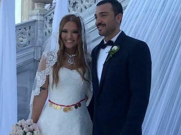 Yolları bu şarkıyla kesişti Demet Akalın Okan Kurt ile şarkısını anlattı Bir ayrılık şarkısıyla evlendik