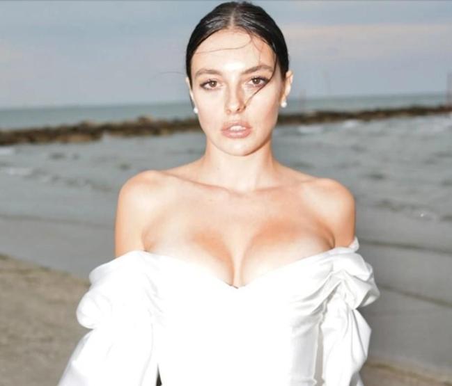 Melis Sezenin yeni imajı gündem oldu Yorum yağmuruna tutuldu