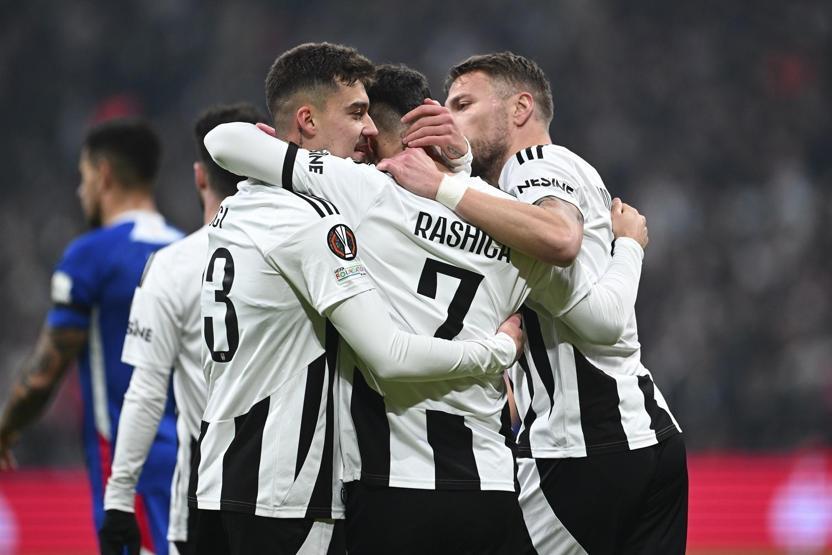 Nihat Kahveciden Beşiktaş sitemi: Madem böyle oynayabiliyordunuz, neden erken havlu attınız