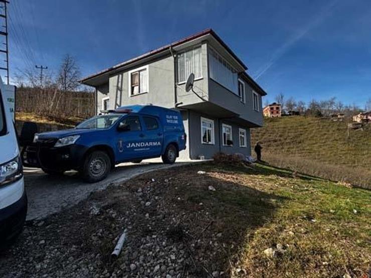 Sobadan ölüm sızdı Anne ve kızı evlerinde ölü bulundu