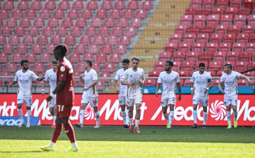 Antalyaspor, Hatayspor’dan 3 puan 3 golle aldı