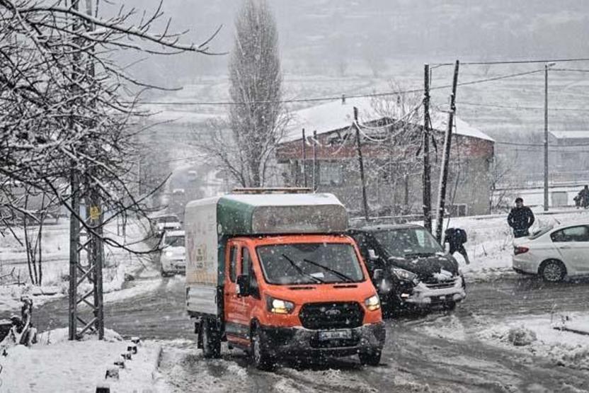 Son Dakika | Beklenen Kar Yağışı Geldi: Beyaz Örtü İstanbula Çok Yakıştı