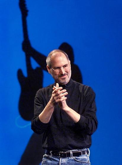 Steve Jobs’ın Şaşırtıcı Alışkanlığı Ayaklarını Klozete Sokuyordu… İşte Bu Tuhaf Ritüelin Arkasındaki Gerçek