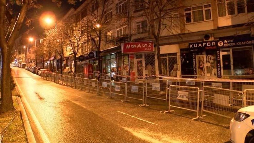 Üsküdarda istinat duvarı kaydı; 4er katlı 2 bina boşaltıldı