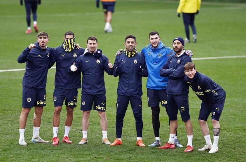 Fenerbahçede Jose Mourinhoya iyi haber Avrupa maçı öncesi...