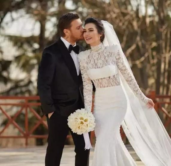 Sinan Akçıl ve Burcu Kıratlı hakkında bomba iddia