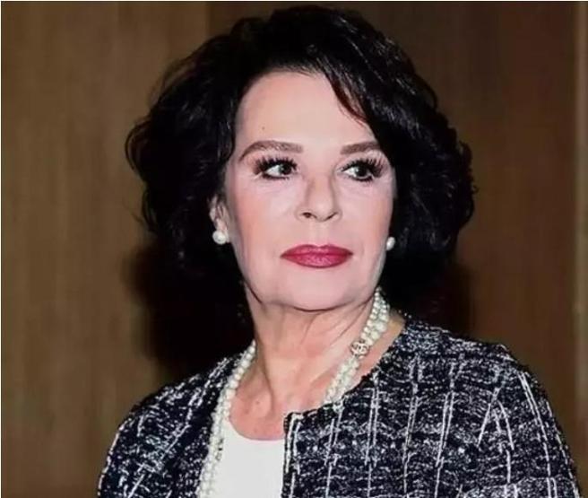 Londrada yaralandığı haberlerinin ardından Hülya Koçyiğitten yeni paylaşım