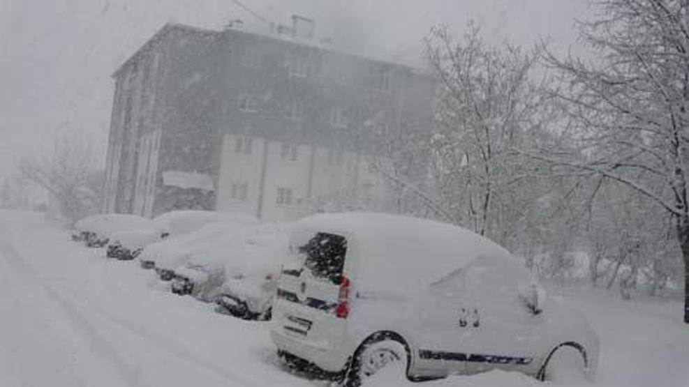 HABER... Beyaz esaret Kar kalınlığı 70 santime ulaştı