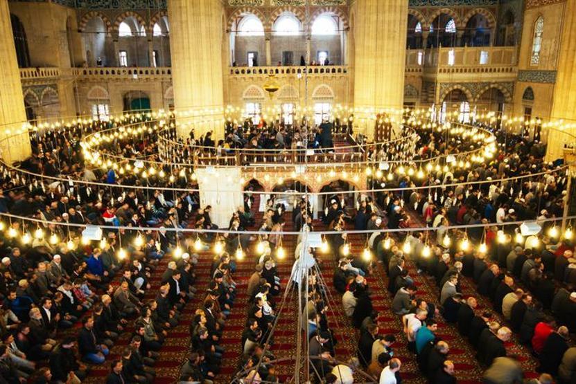 2025 İLK TERAVİH SAAT KAÇTA KILINACAK Ramazan ayının ilk teravih namazı bugün mü, ne zaman  Teravih farz mı