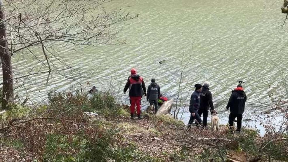 Belgrad Ormanında kaybolduğu düşünülen Ece Gürelin çantası, telefonu ve montu bulundu