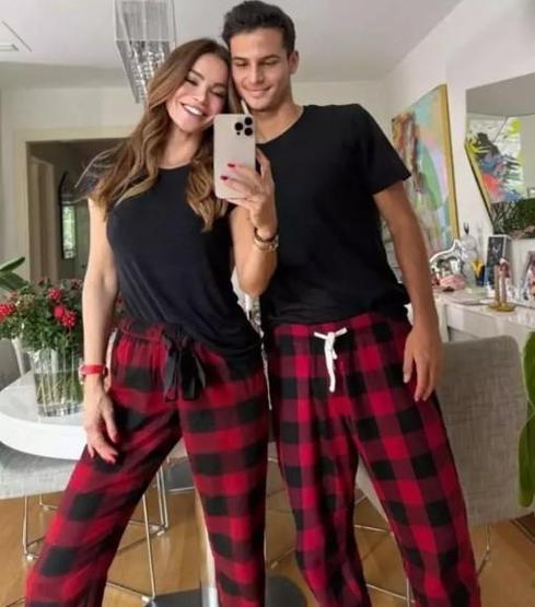 Ebru Şallının oğlu Beren 21 yaşında Zaman nasıl geçiyor anlamak mümkün değil
