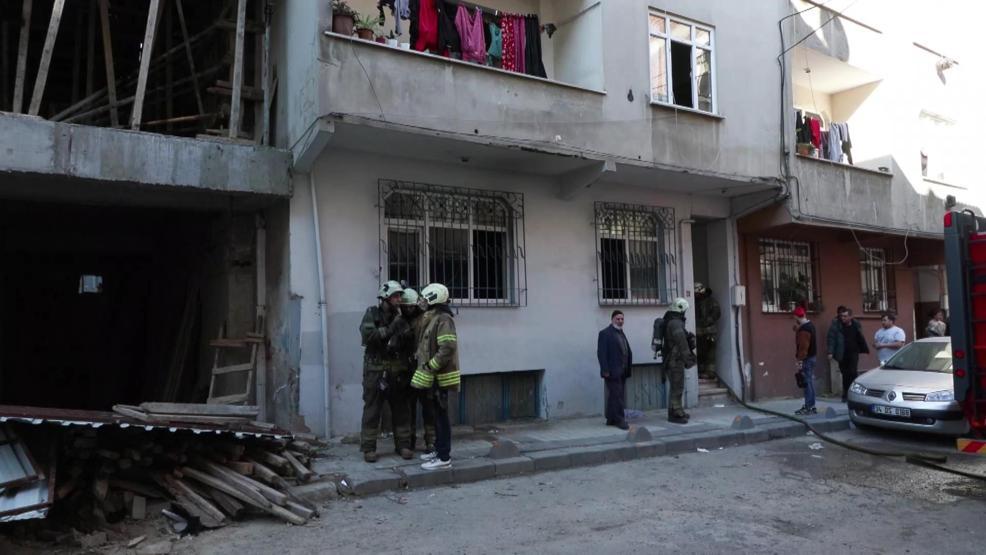 Bağcılarda 4 katlı binada yangın: 1 ölü