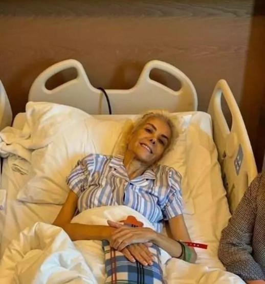 GÜNLERDİR HABER ALINAMIYORDU  Pankreas kanseriyle mücadele eden Tanyeli entübe edildi