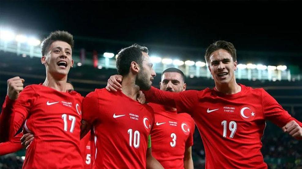 Merih Demiraldan bir ilk Milli futbolcu tarihe geçti...