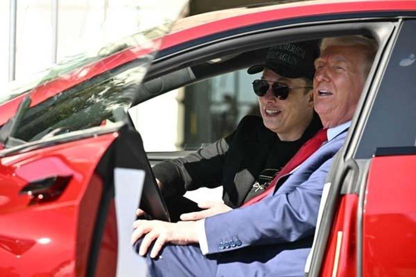ABD Başkanı Trumptan Tesla saldırılarına karışanlara 20 yıla kadar hapis cezası uyarısı