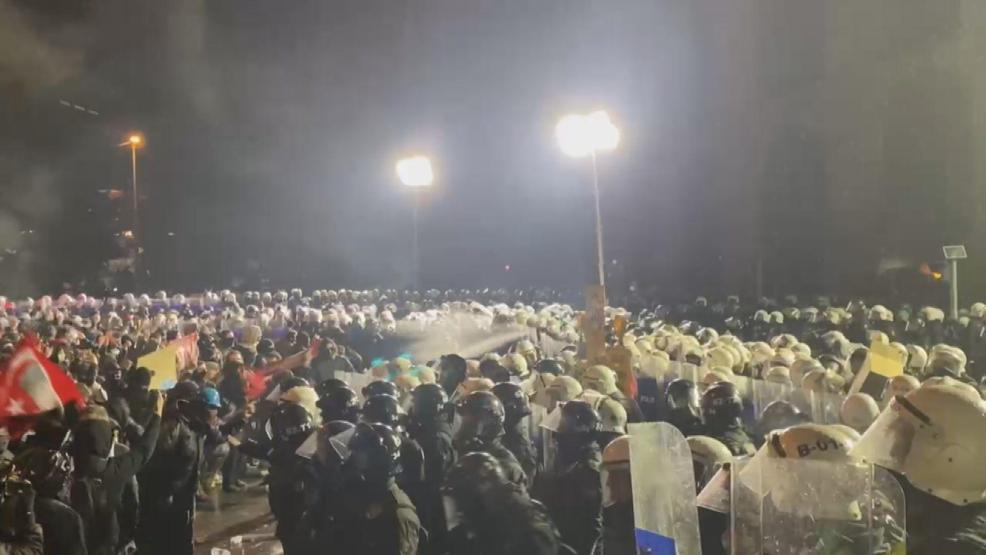 Saraçhanede izinsiz gösteriye polis müdahalesi