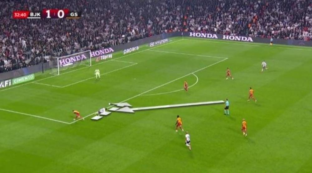 Beşiktaş - Galatasaray derbisinin hakem yorumları | Kırmızı kart kararı doğru mu Davinson Sanchezin pozisyonu penaltı mı