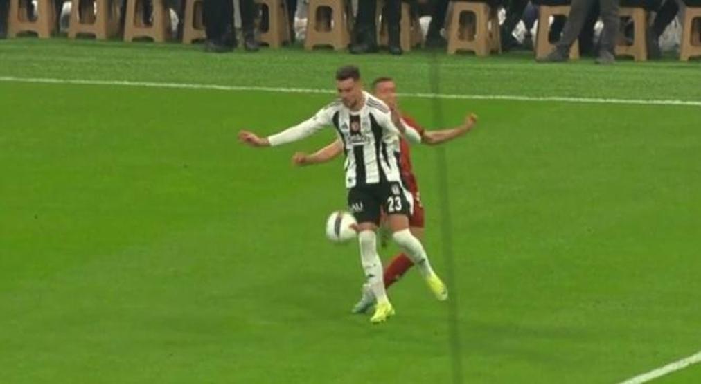 Beşiktaş - Galatasaray derbisinin hakem yorumları | Kırmızı kart kararı doğru mu Davinson Sanchezin pozisyonu penaltı mı