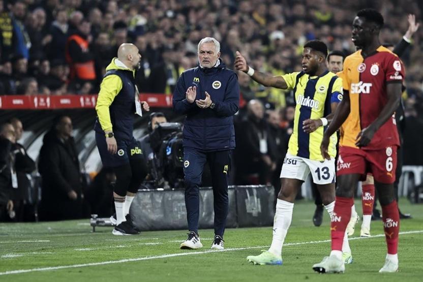 Fenerbahçede koltuğu sallanan Mourinho için Brezilya dedikodusu