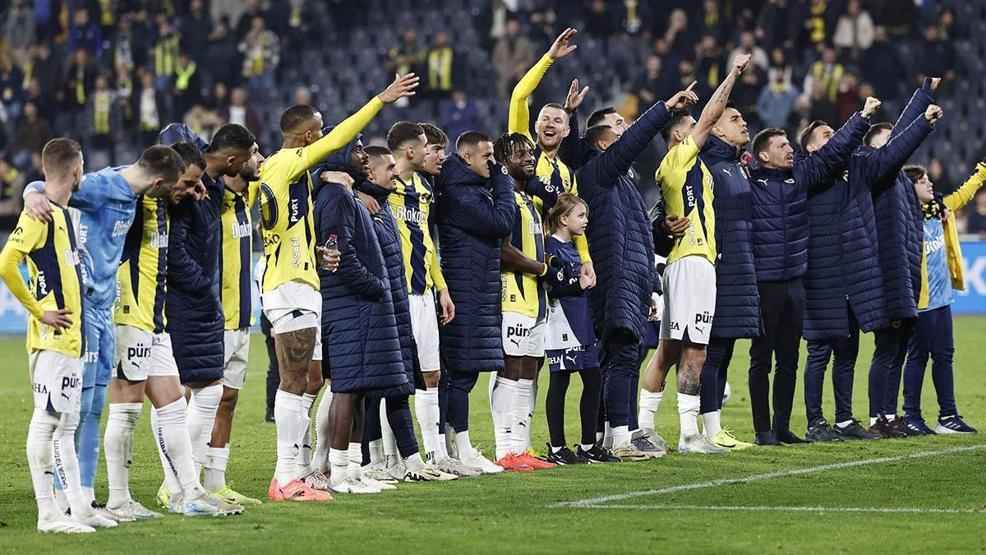 Jose Mourinho 2 yıldıza neşteri vurdu Trabzonspor maçı kadrosunu belirledi...