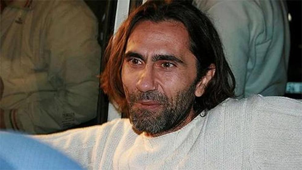 Peker Açıkalından yeni imaj Saçlarını sıfıra vurdu, bıyık bıraktı