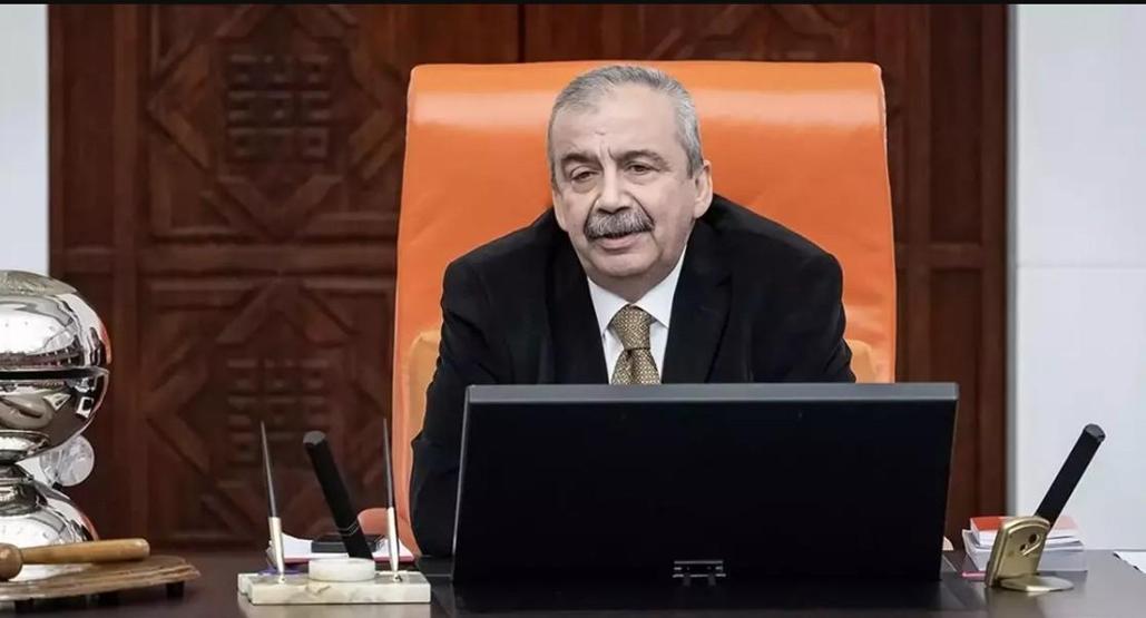 Sırrı Süreyya Önder için hastaneye akın ettiler: Eğer ölürsen, içimden kocaman bir parça daha kopacak