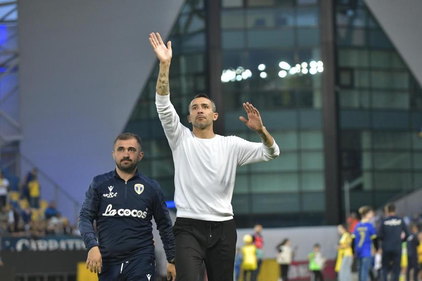 Mehmet Topal, Romanya kariyerinde fark yaratmaya devam ediyor