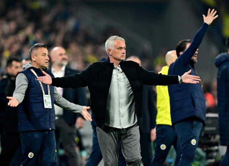 Jose Mourinhonun otel maliyeti belli oldu En lüks odada kalmıştı...