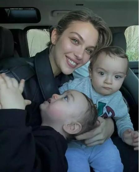 İkizleri operasyon geçirdi Yasemin Şefkatli son durumlarını açıkladı