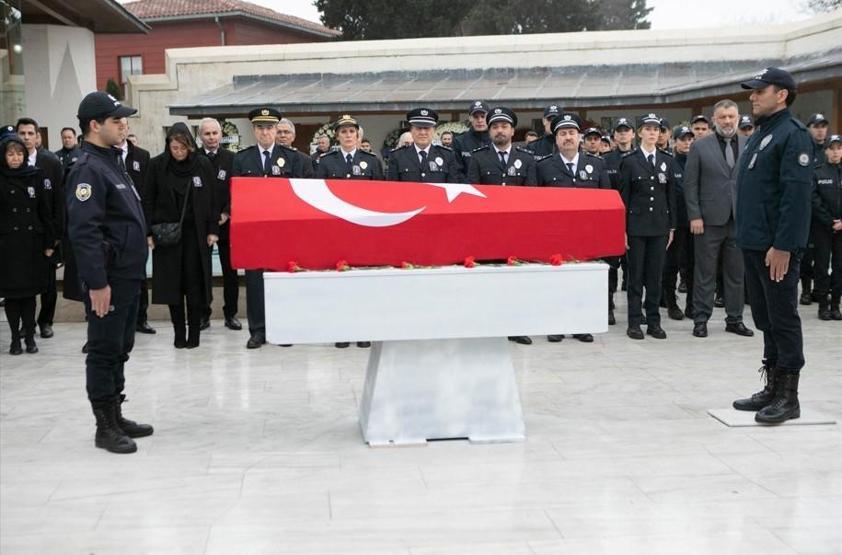 AYLİN KOMİSER’DEN AĞLATAN VEDA