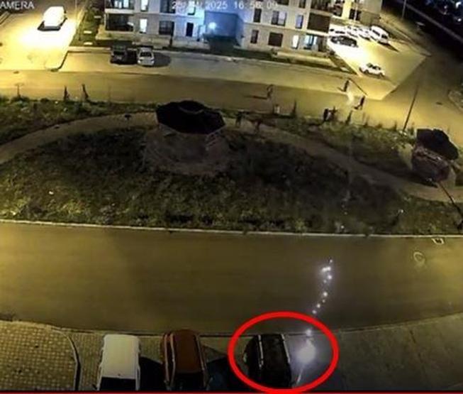 Park halindeki araçtaki yangının nedeni havai fişek çıktı