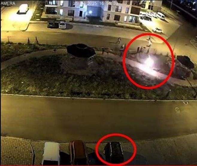 Park halindeki araçtaki yangının nedeni havai fişek çıktı