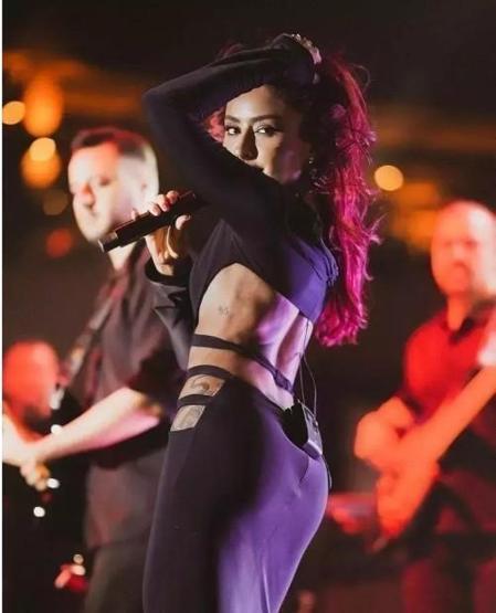 Melek Mossodan estetik tepkisi