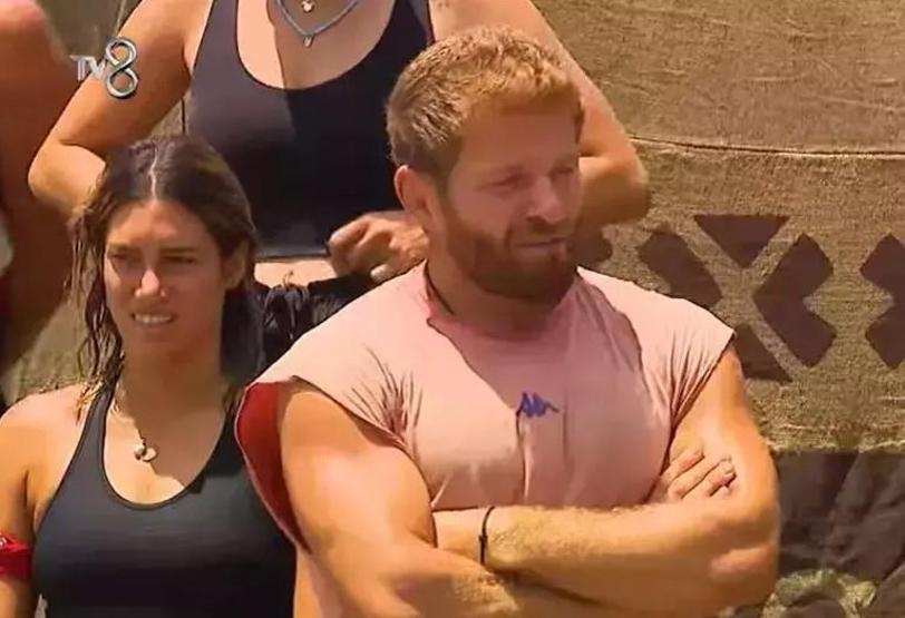 Survivor İsmail Balabanın karnı burnunda eşi İlayda Şeker aşka geldi
