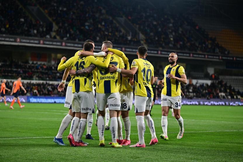 Fenerbahçede ayrılık Yeni transfere yol göründü...