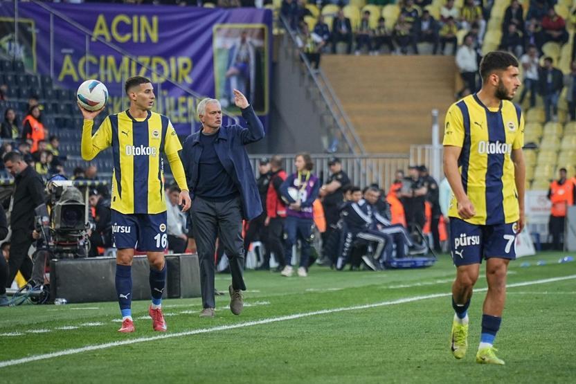 Jose Mourinhodan Galatasaraya olay sözler Musleranın penaltısına tepki...