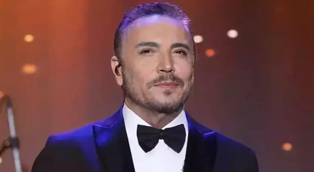 Sahnede Kalp Krizi Alarmı Cenk Erenden Sonra Şimdi de Hakan Altun Sahneye Böyle Çıktı