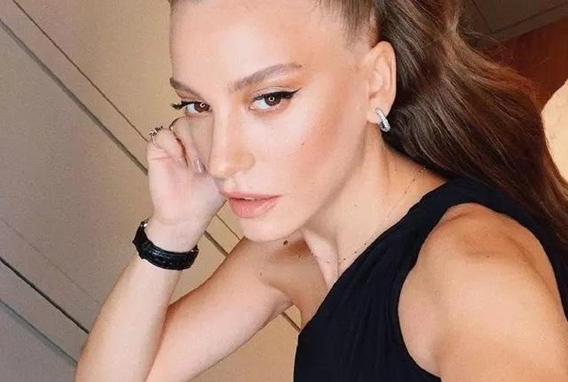 Ünlülerin güzellik sırrı ifşa oldu Aralarında kimler yok ki: Serenay Sarıkaya, Hande Erçel, Mine Tugay... Meğer parlak cildini ona borçluymuş