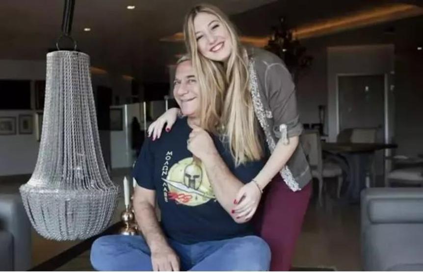 Yasmin Erbil, Babası Mehmet Ali Erbilin Özel Hayatını Açıkladı: Yedekleme Problemi Var