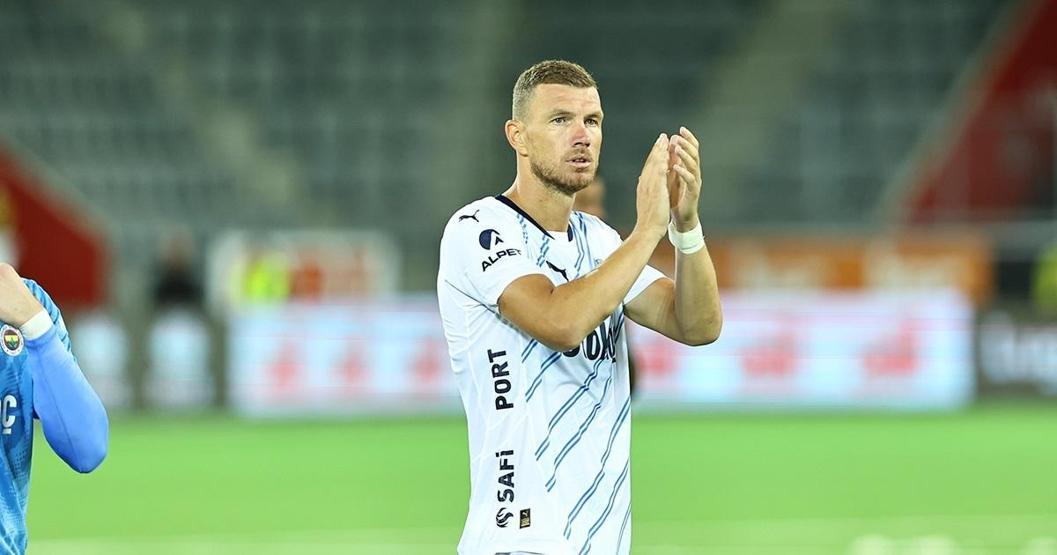 Fenerbahçenin eski golcüsü Edin Dzeko, Fiorentinadan ayrılıyor İki talip birden...