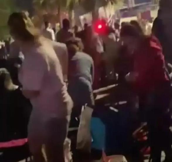 Merve Özbey Konserinde Şok Olay Samsunda Kavga Çıktı