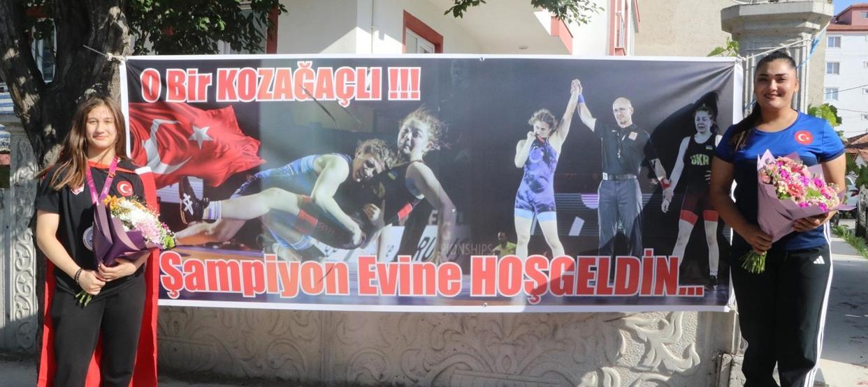 3 madalyayla memleketine dönen Begüm Sezin Dikici, davul zurnayla karşılandı