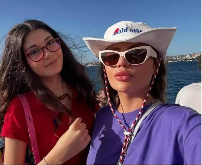 Nihal Candan’ın Acı Kaybının Ardından Su Candan’dan Yürek Yakan Paylaşım: Ablasının Gelinlikli Fotoğrafını Yayınladı