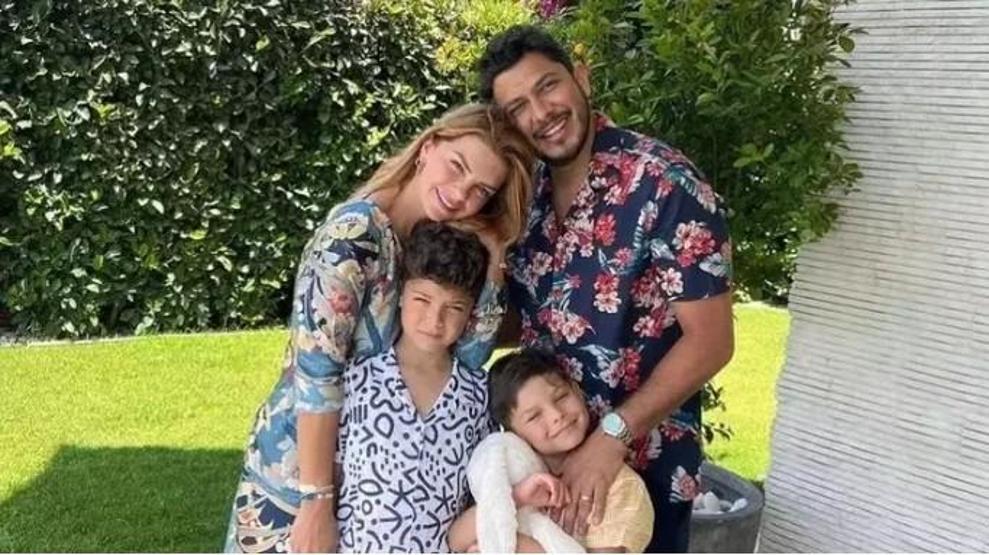 Pelin Karahan ve Bedri Güntayın Bodrumdaki Milyonluk Keyfi Lüks Araçları Görenleri Hayran Bıraktı