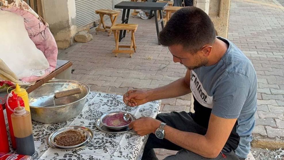 Dağdan kar getirip tatlandırdı, tabağını 50 TLden satmaya başladı