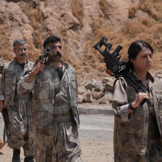 İşte kare kare o an: PKK silahları böyle yaktı