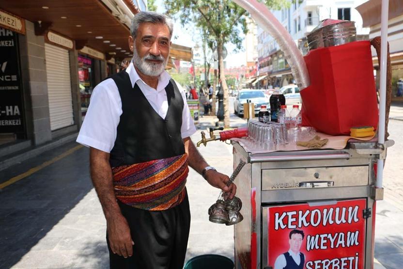 Diyarbakır’da sıcakların kurtarıcısı: Meyan kökü şerbeti