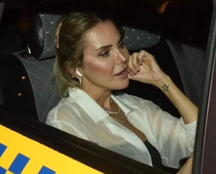 Ece Erken Ayrılık Sonrası Görüntülendi Eğlenceli Geceye Daldı